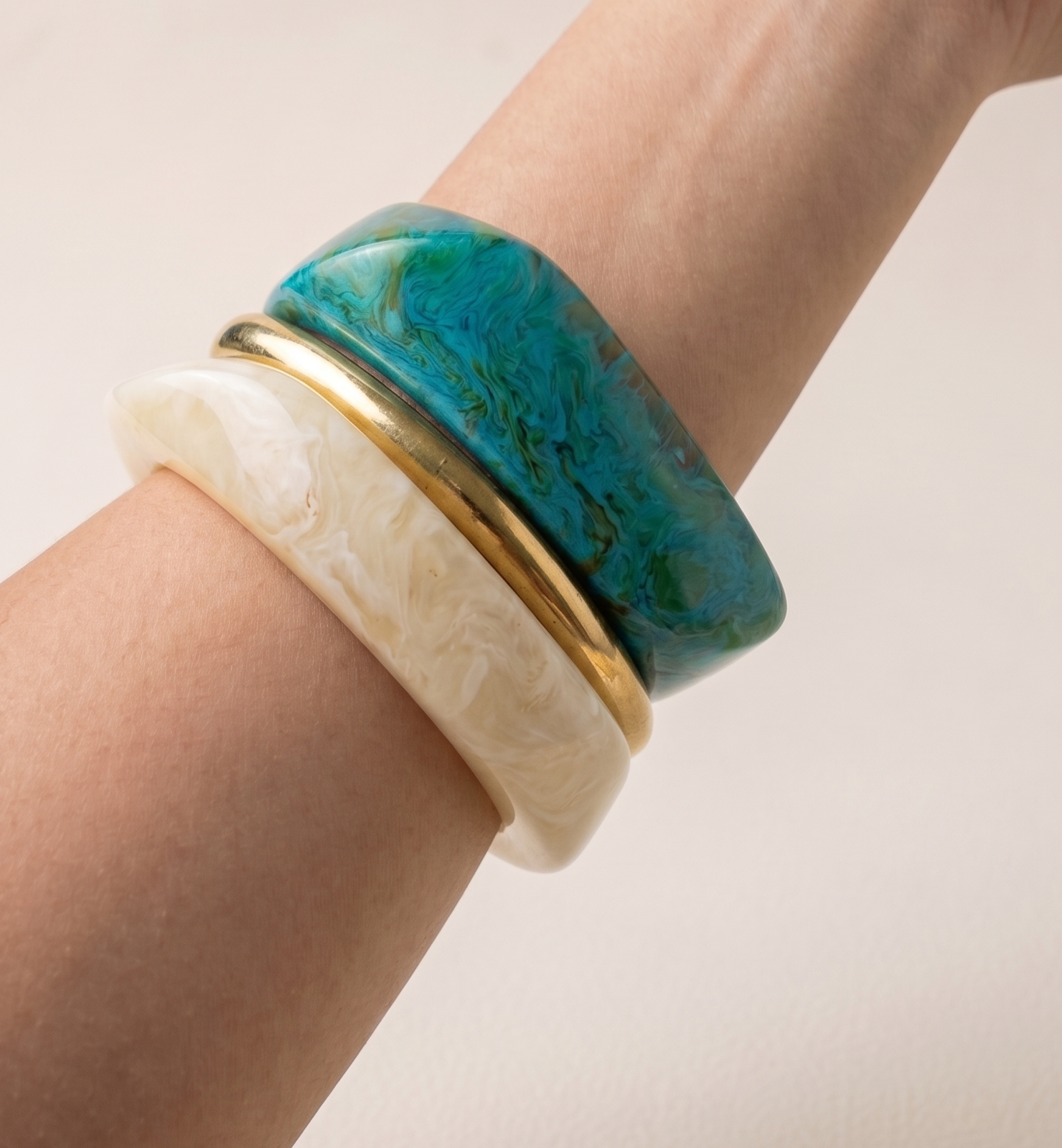 Cerulean Skies Cream Resin Bangle Set